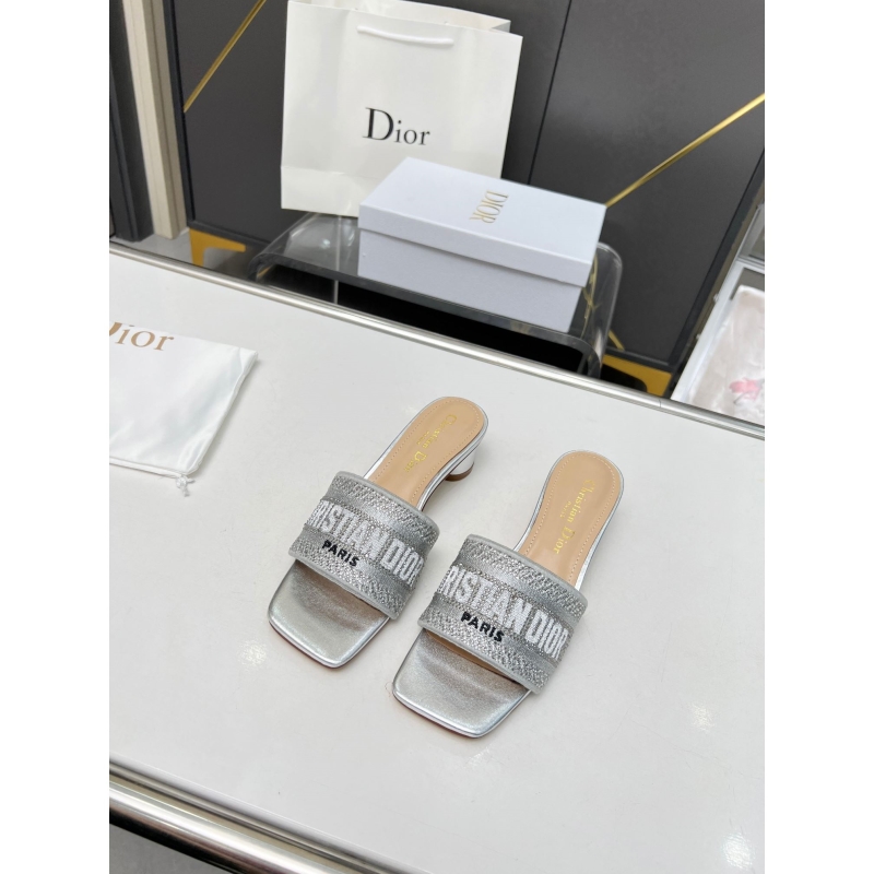 ch**an D*or slippers